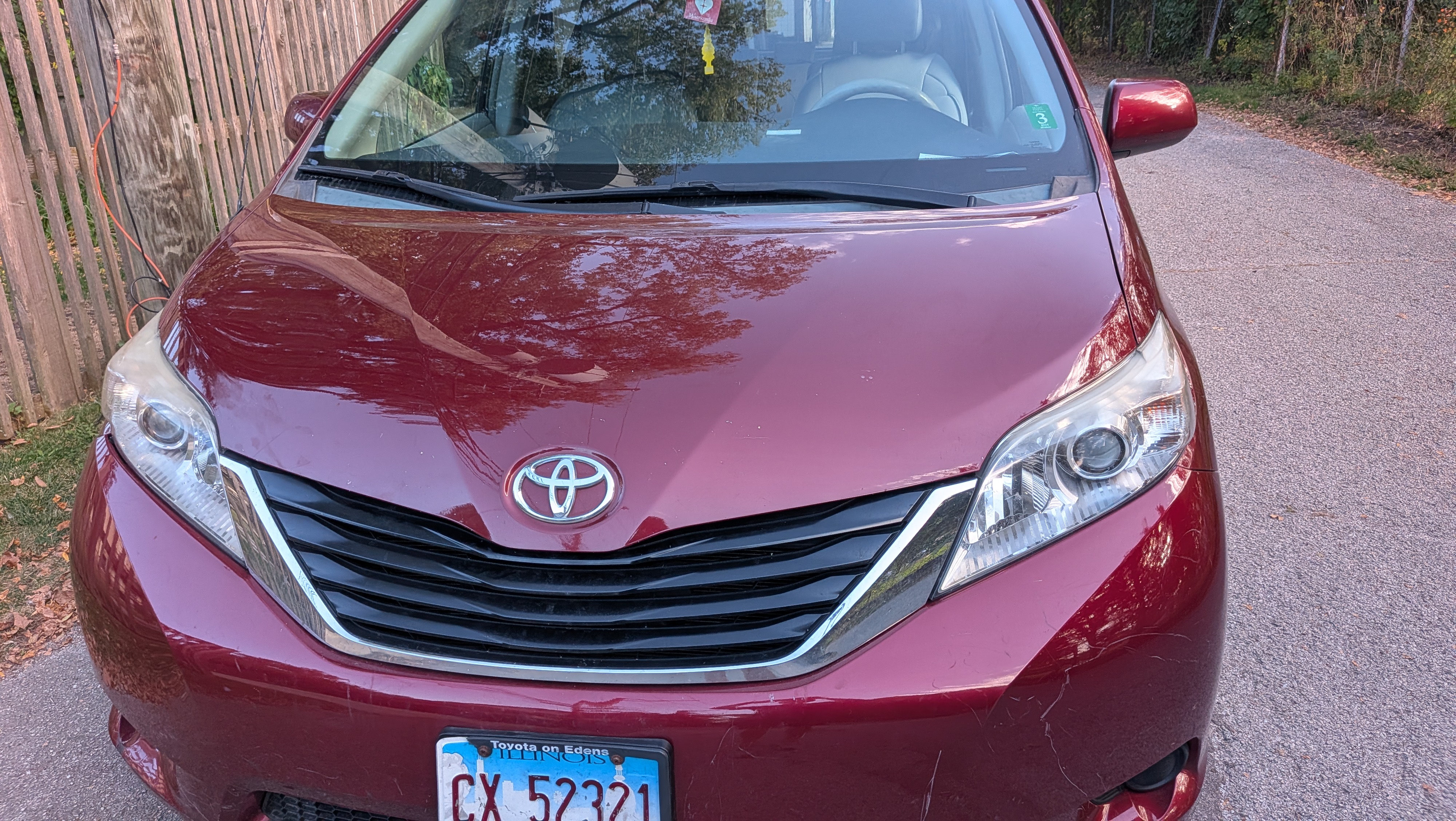 Used 2014 Toyota Sienna LE FWD image 1