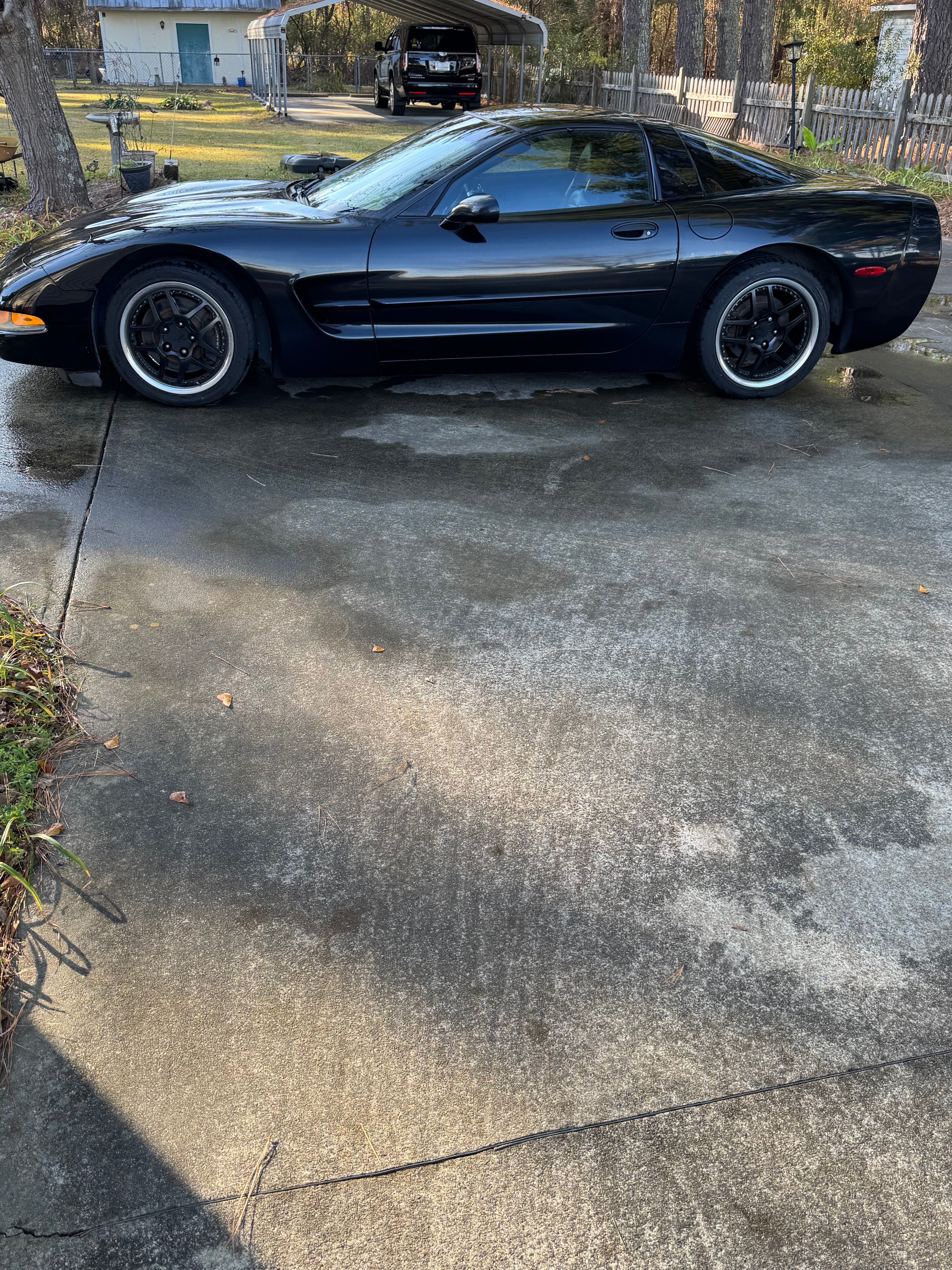 Used 2000 Chevrolet Corvette Coupe w/ Roof Pkg RWD image 4