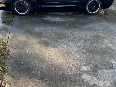 Used 2000 Chevrolet Corvette Coupe w/ Roof Pkg image 4