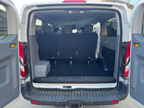 Used 2016 Ford Transit 150 XLT RWD image 5