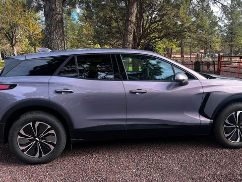 Used 2025 Chevrolet Blazer EV LT image 8