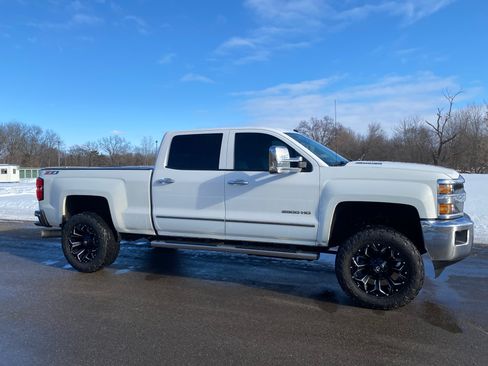 Used 2015 Chevrolet Silverado 2500 LT w/ LT Convenience Package image 5