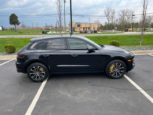 Used 2016 Porsche Macan Turbo AWD/4WD image 8