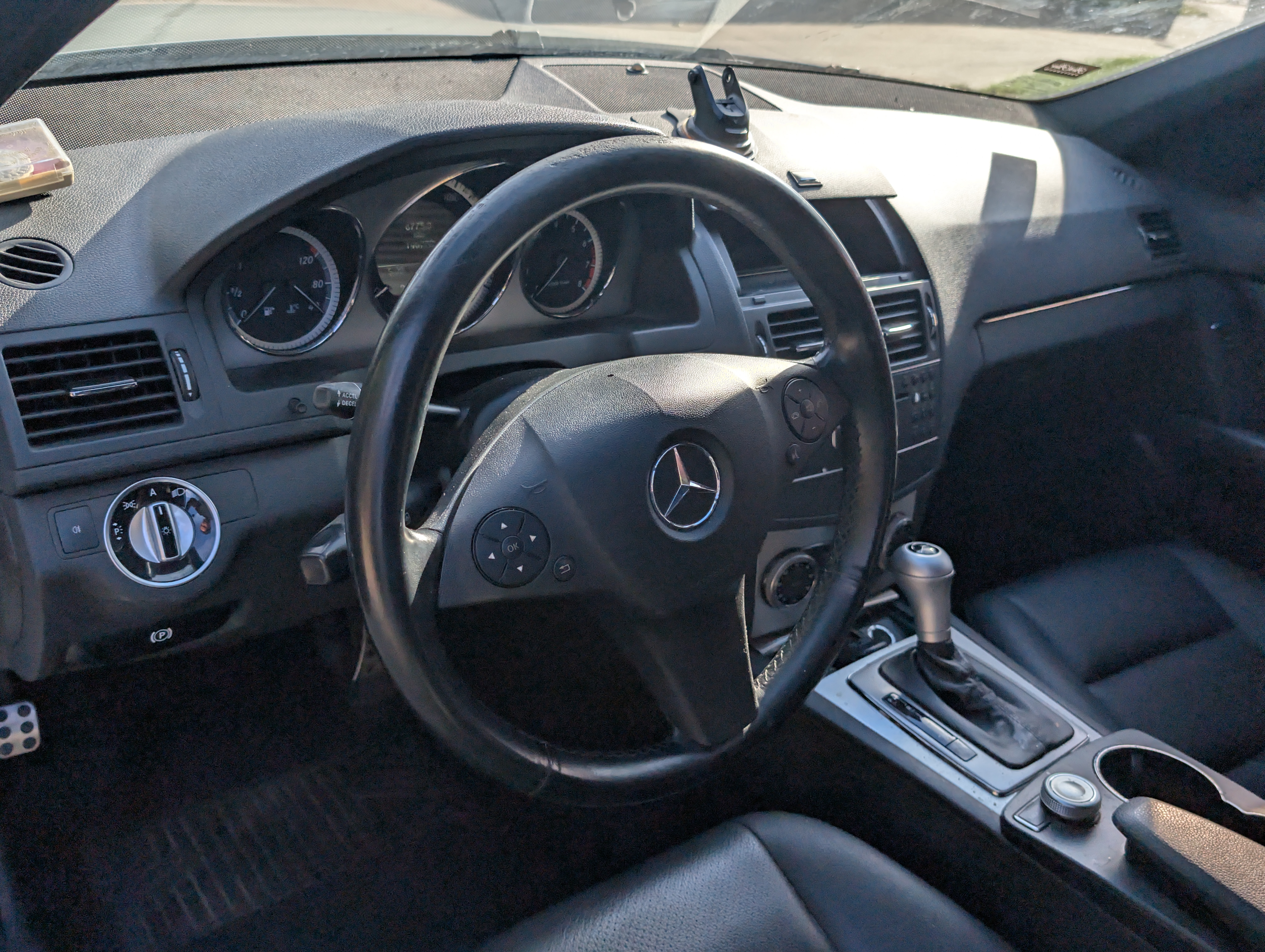 Used 2011 Mercedes-Benz C 300 Sedan image 12