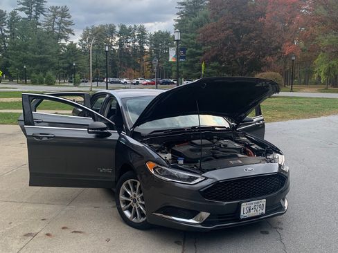 Used 2018 Ford Fusion Energi SE image 6