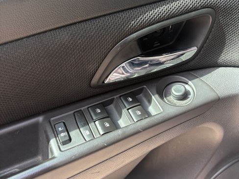 Used 2016 Chevrolet Cruze LT FWD image 15