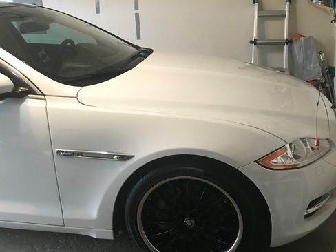 Used 2013 Jaguar XJ image 14