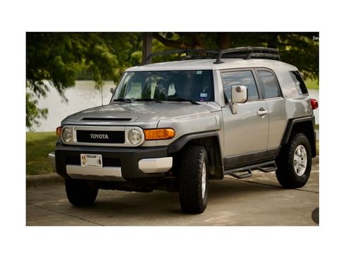 Used 2012 Toyota FJ Cruiser 4WD w/ TRD Sport Pkg image 1
