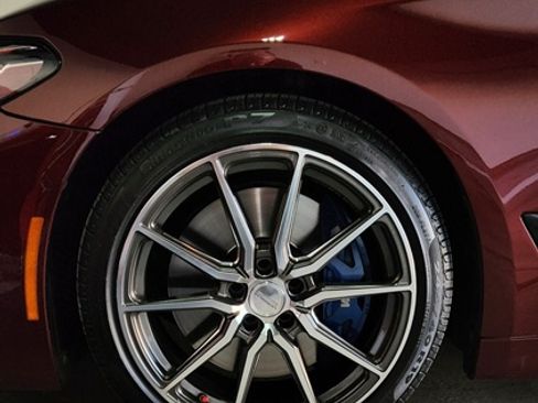 Used 2022 BMW M550i xDrive w/ Dynamic Handling Package image 15