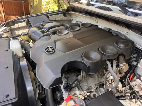 Used 2011 Toyota FJ Cruiser 4WD image 13