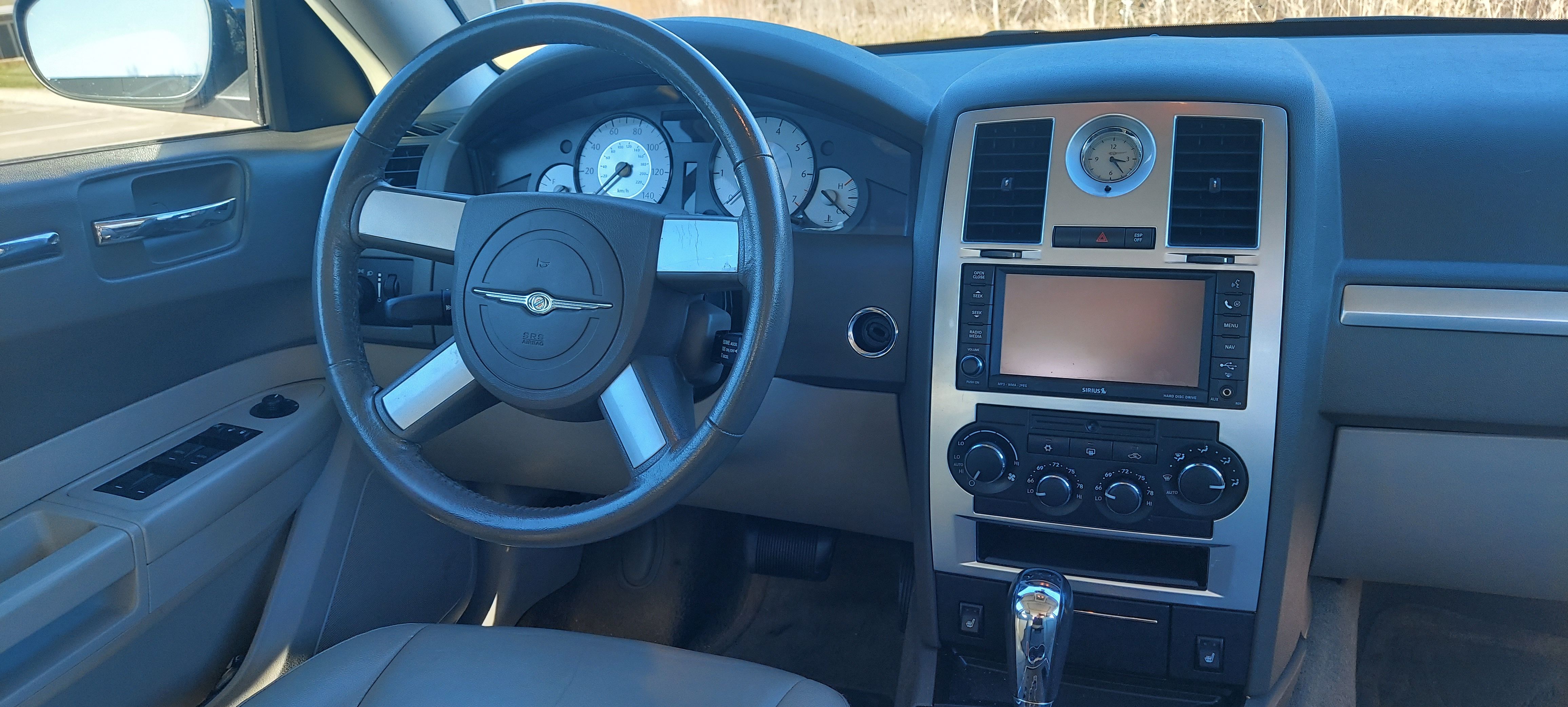 Used 2009 Chrysler 300 Touring RWD image 8