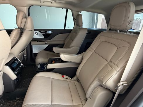 Used 2020 Lincoln Aviator Reserve w/ Equipment Group 202A AWD/4WD image 24