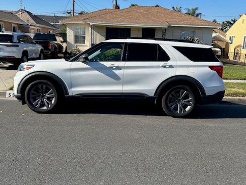 Used 2021 Ford Explorer XLT w/ Equipment Group 202A image 4