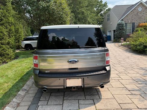 Used 2010 Ford Flex Limited AWD/4WD image 8