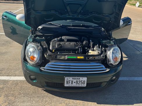 Used 2010 MINI Cooper Hardtop image 5