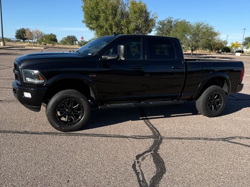 Used 2015 RAM 2500 Laramie w/ Black Appearance Group image 16