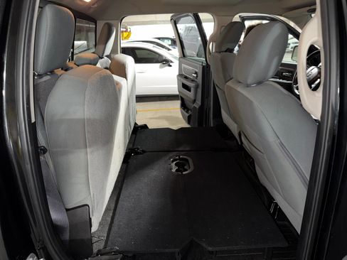 Used 2019 RAM 1500 Big Horn AWD/4WD image 10