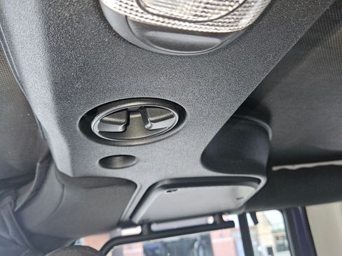 Used 2018 Jeep Wrangler Unlimited Sport S image 16