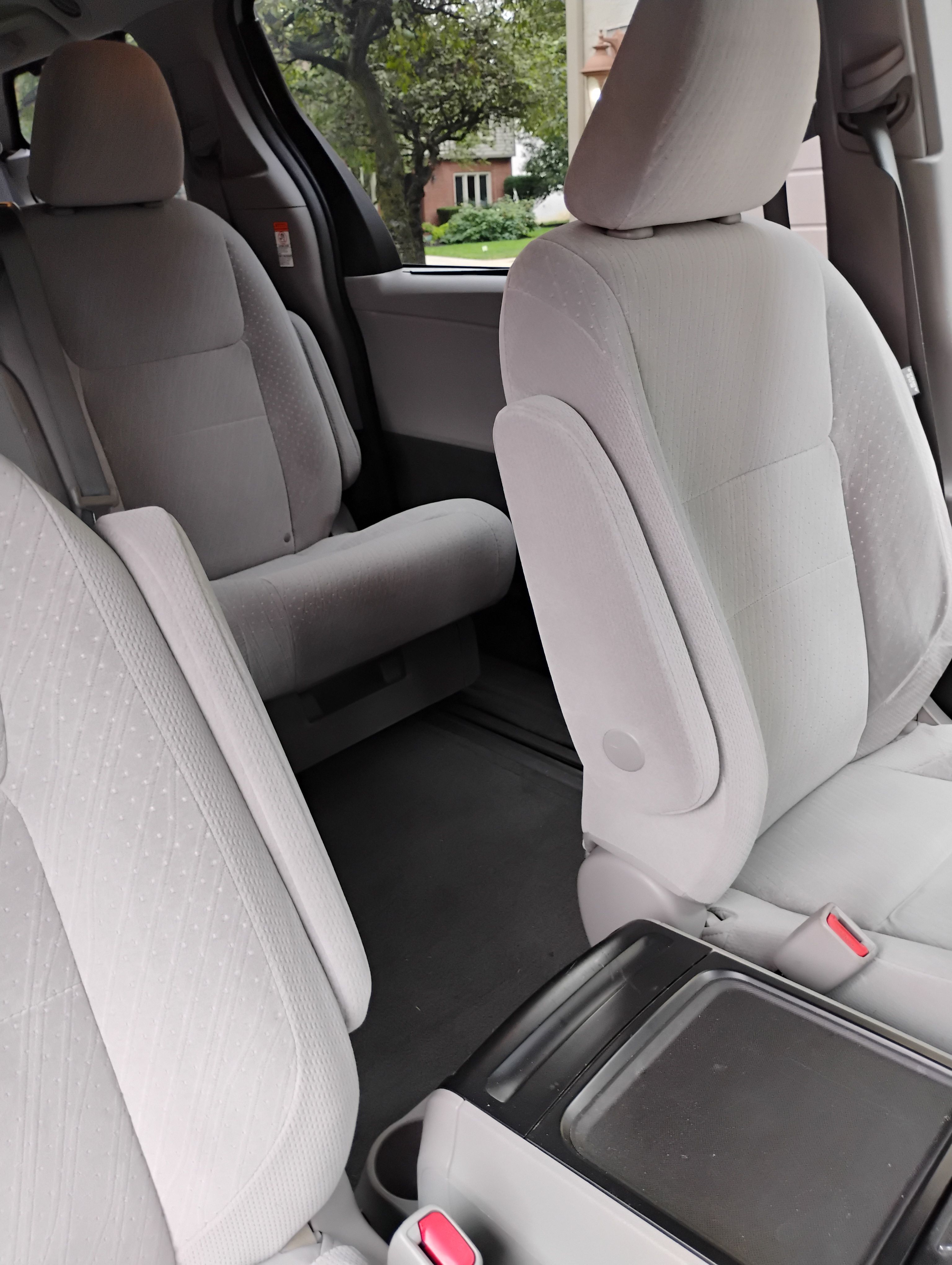 Used 2016 Toyota Sienna LE FWD image 8
