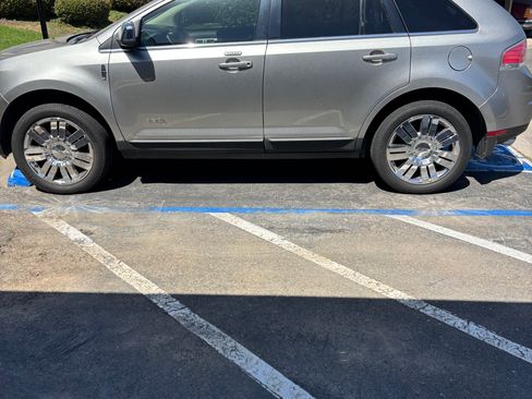Used 2008 Lincoln MKX 2WD image 5