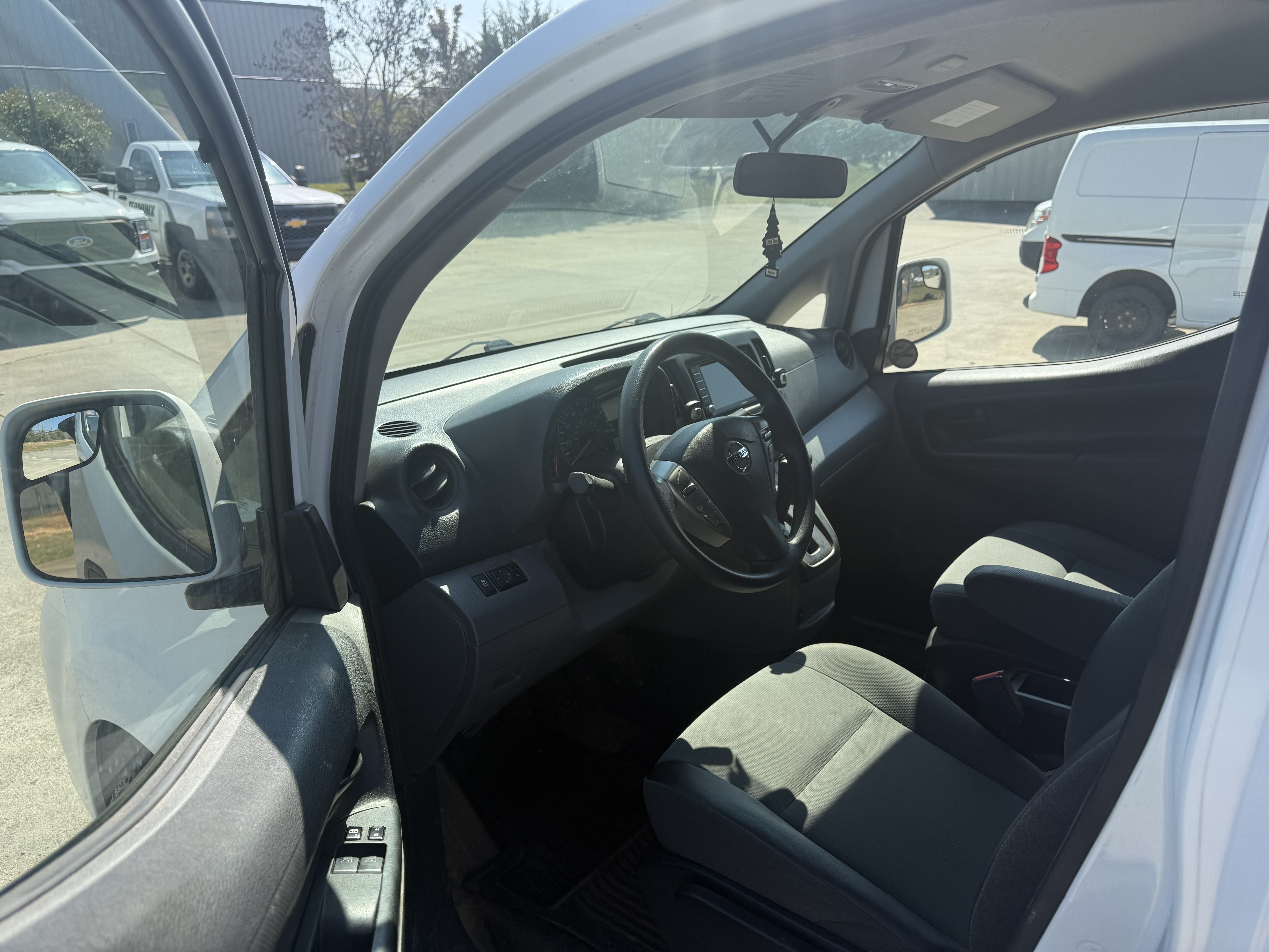 Used 2021 Nissan NV200 SV w/ Back Door Glass Package FWD image 4