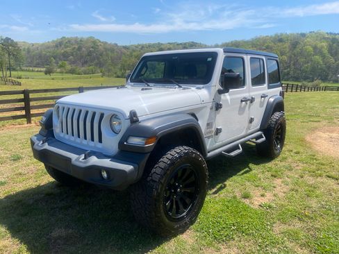 Used 2020 Jeep Wrangler Unlimited Sport S AWD/4WD image 9