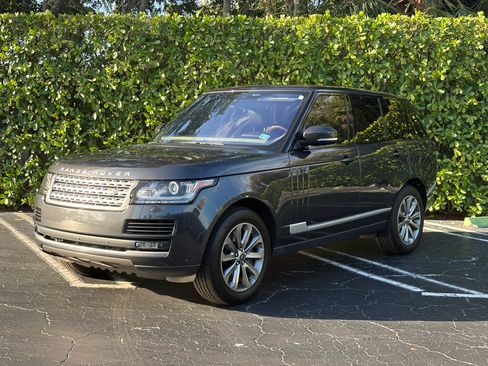 Used 2017 Land Rover Range Rover HSE image 1