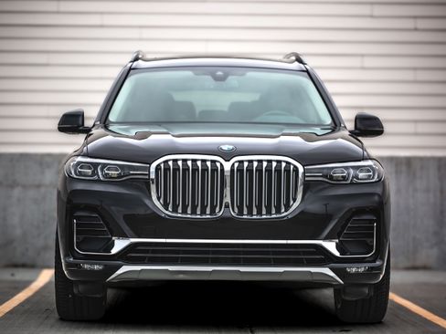 Used 2021 BMW X7 xDrive40i w/ Parking Assistance Package AWD/4WD image 1