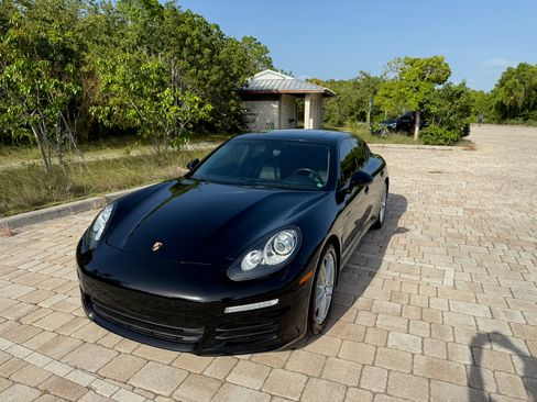 Used 2015 Porsche Panamera S RWD image 4