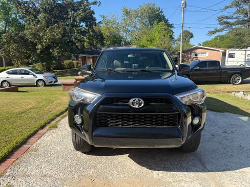 Used 2015 Toyota 4Runner SR5 image 2