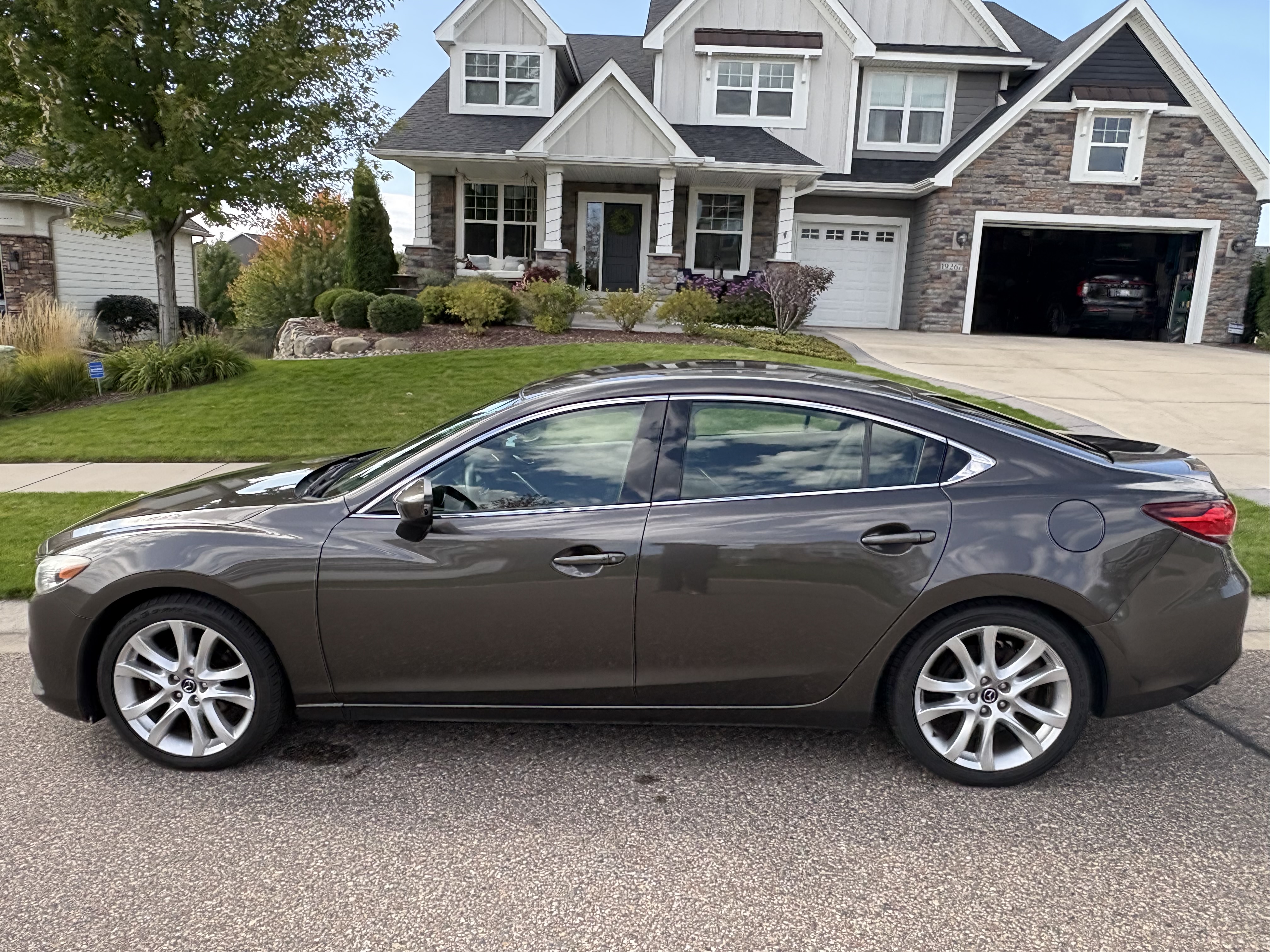 Used 2016 MAZDA MAZDA6 Touring FWD image 1