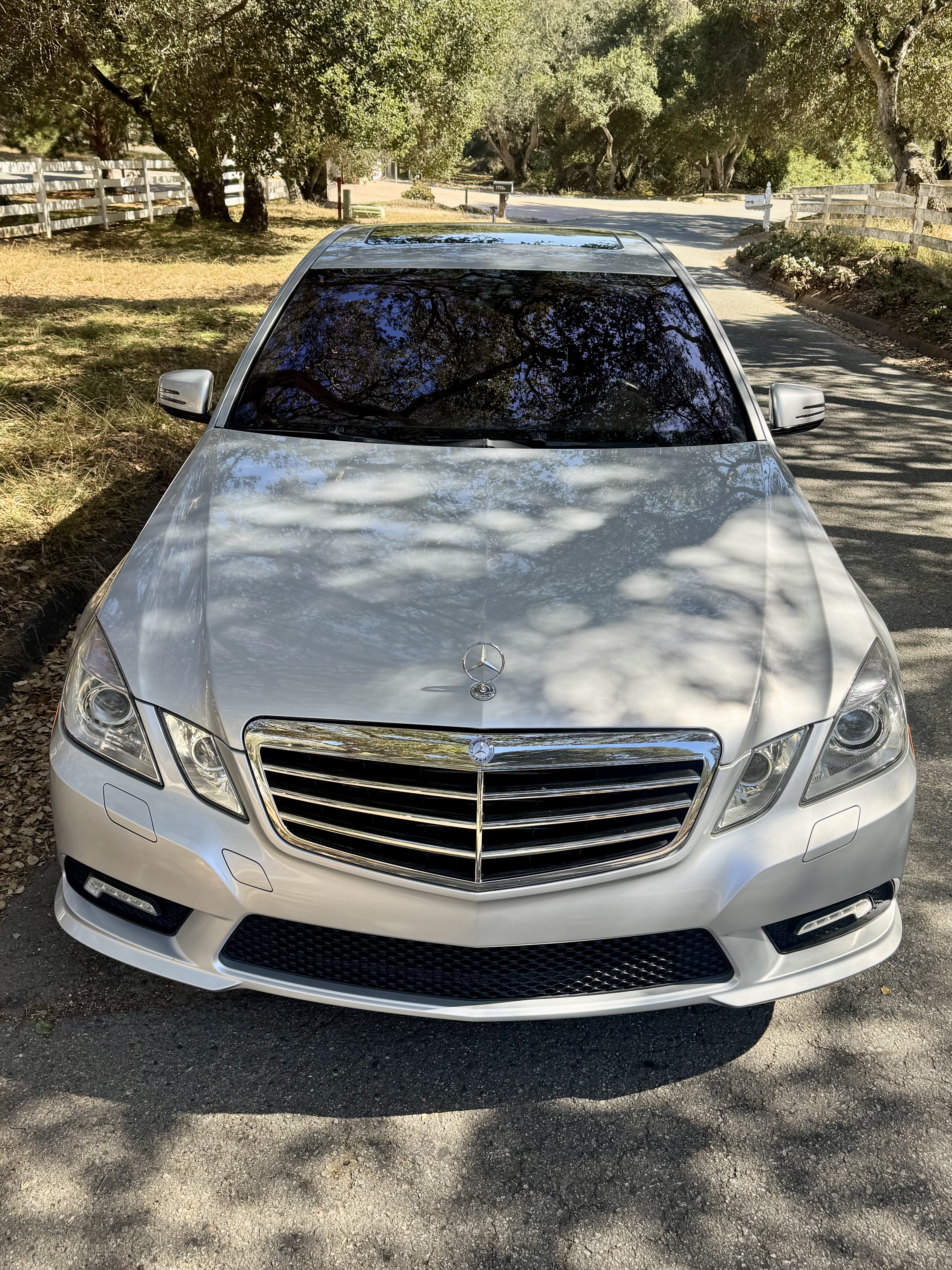Used 2011 Mercedes-Benz E 550 Sedan image 4
