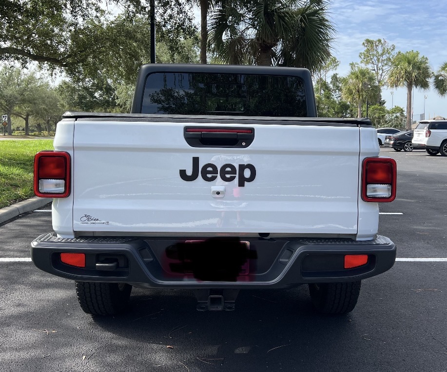 Used 2020 Jeep Gladiator Sport AWD/4WD image 2