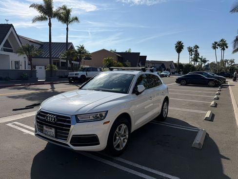 Used 2019 Audi Q5 2.0T Premium w/ Convenience Package image 4