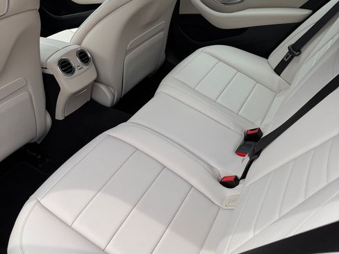 Used 2018 Mercedes-Benz E 400 4MATIC Sedan image 14