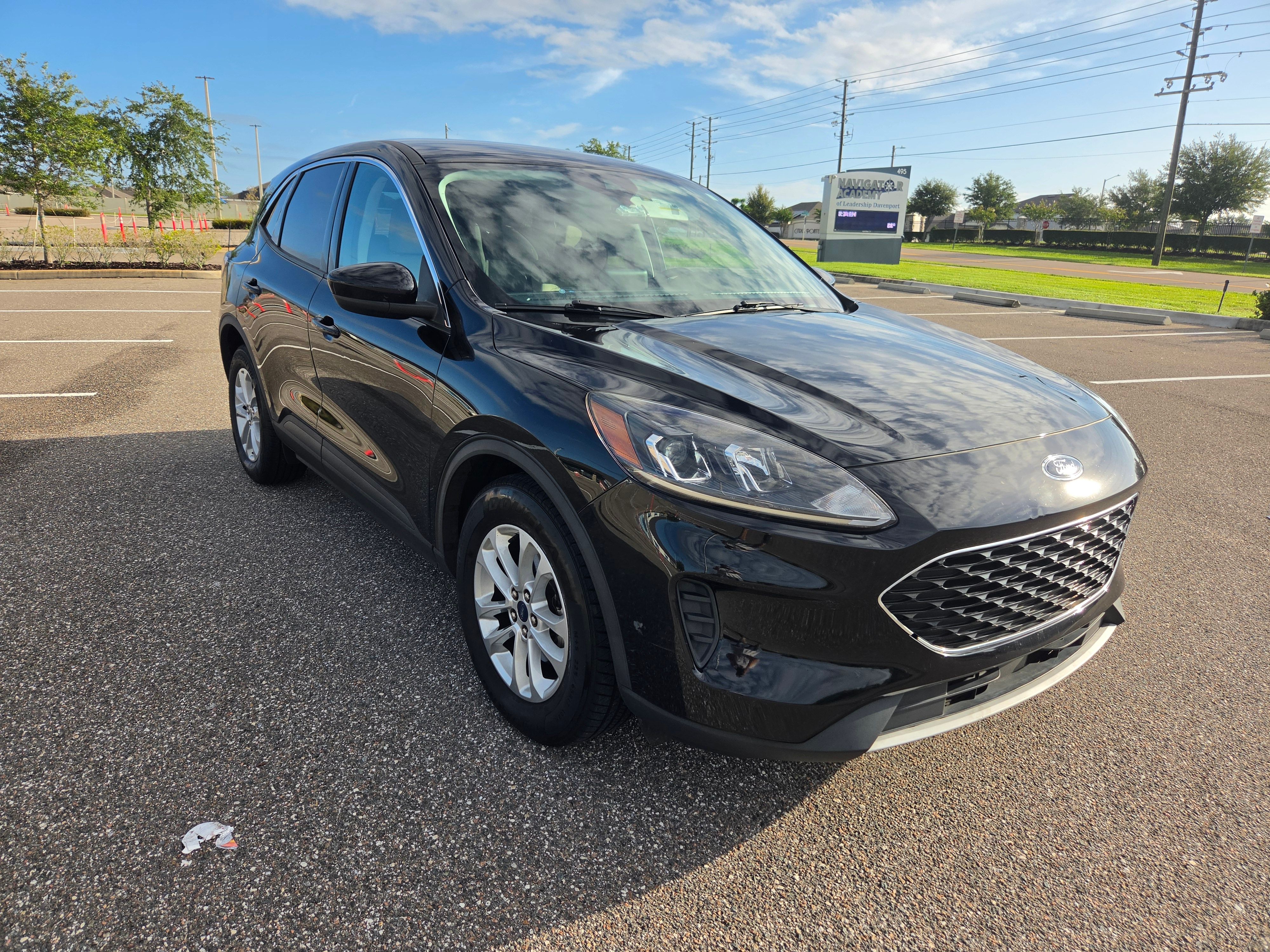 Used 2021 Ford Escape SE w/ Convenience Package FWD image 4