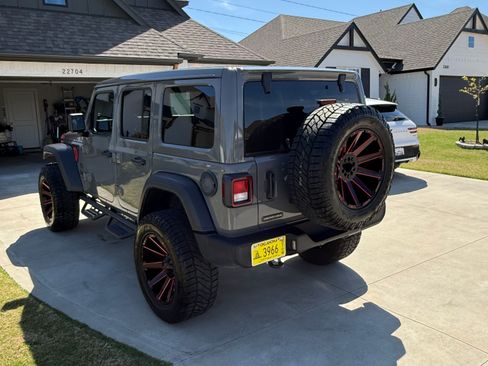 Used 2021 Jeep Wrangler Unlimited Sport image 9