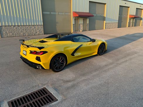 Used 2025 Chevrolet Corvette Stingray Premium Conv w/ Z51 Performance Package image 4