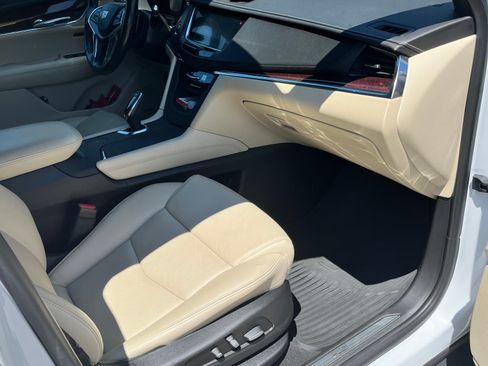 Used 2019 Cadillac XT5 Luxury FWD image 10