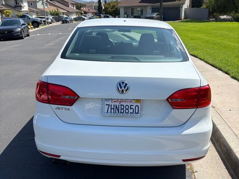 Used 2014 Volkswagen Jetta S image 5