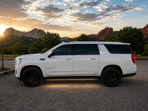 Used 2023 GMC Yukon XL Denali w/ Max Trailering Package AWD/4WD image 2