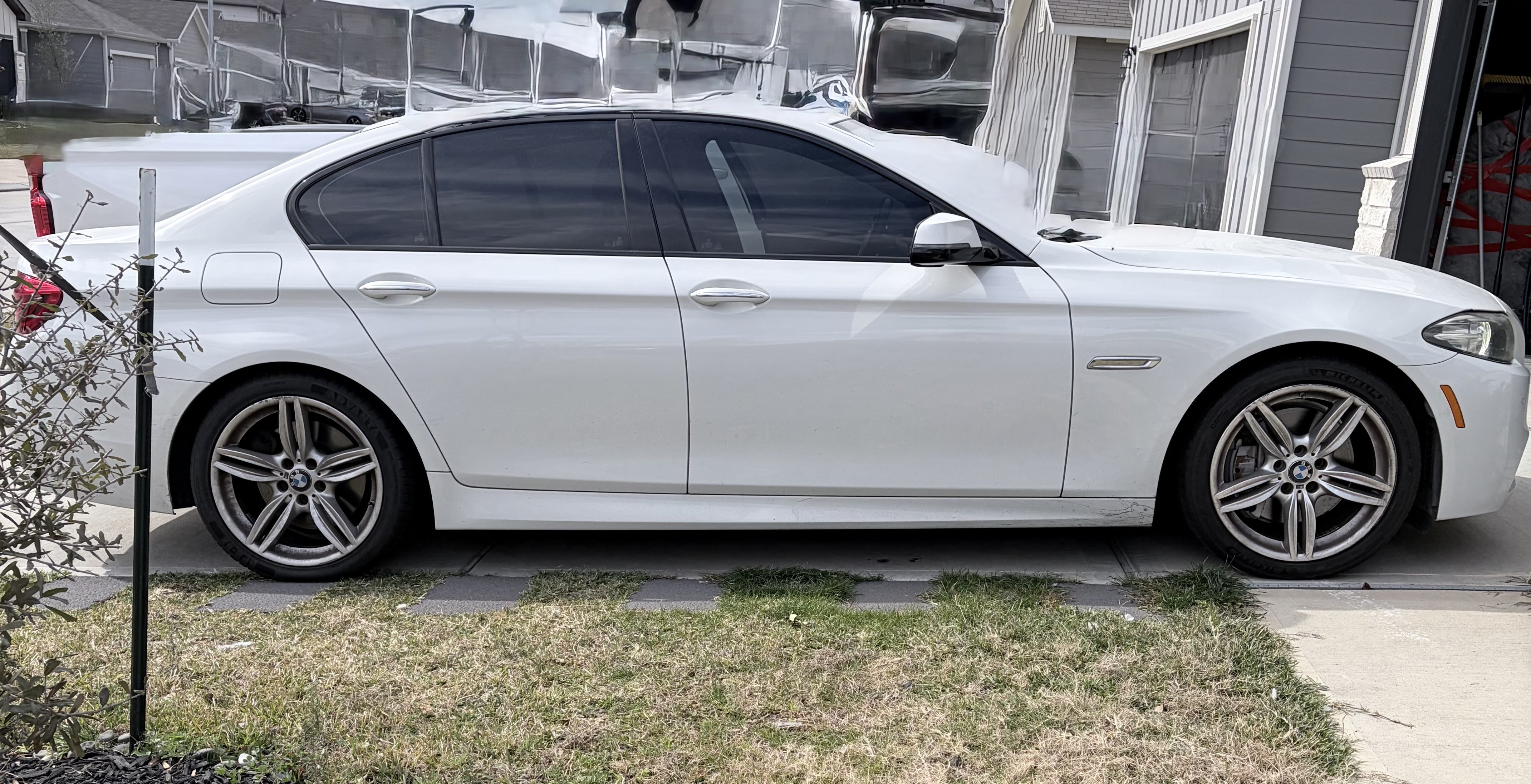 Used 2015 BMW 550i Sedan RWD image 2