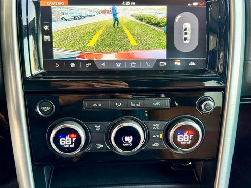 Used 2017 Land Rover Discovery HSE image 20