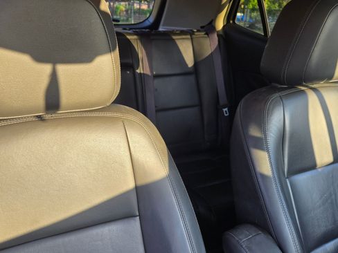 Used 2018 Buick Encore Essence image 9