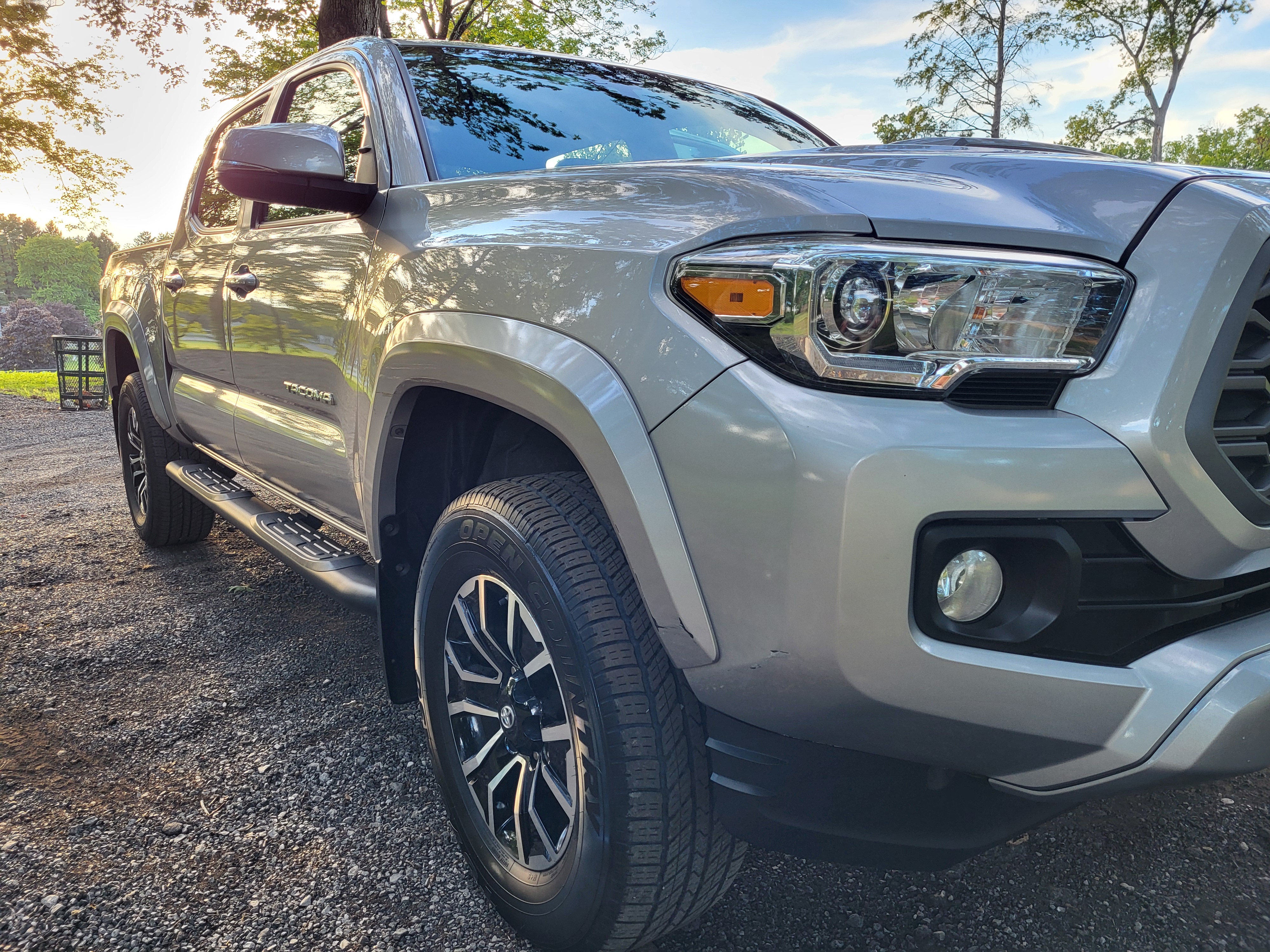 Used 2020 Toyota Tacoma TRD Sport AWD/4WD image 11