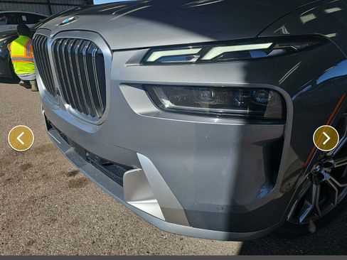 Used 2023 BMW X7 xDrive40i w/ Premium Package AWD/4WD image 6