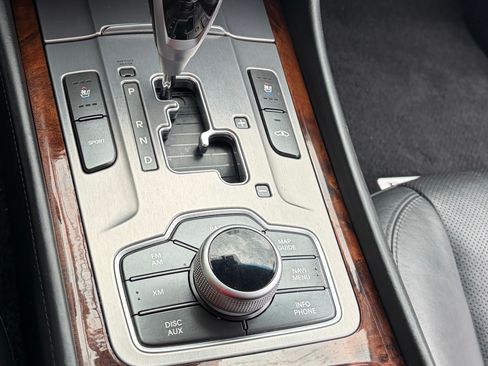Used 2013 Hyundai Equus Signature RWD image 10