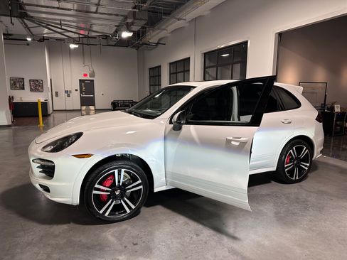 Used 2013 Porsche Cayenne GTS AWD/4WD image 9