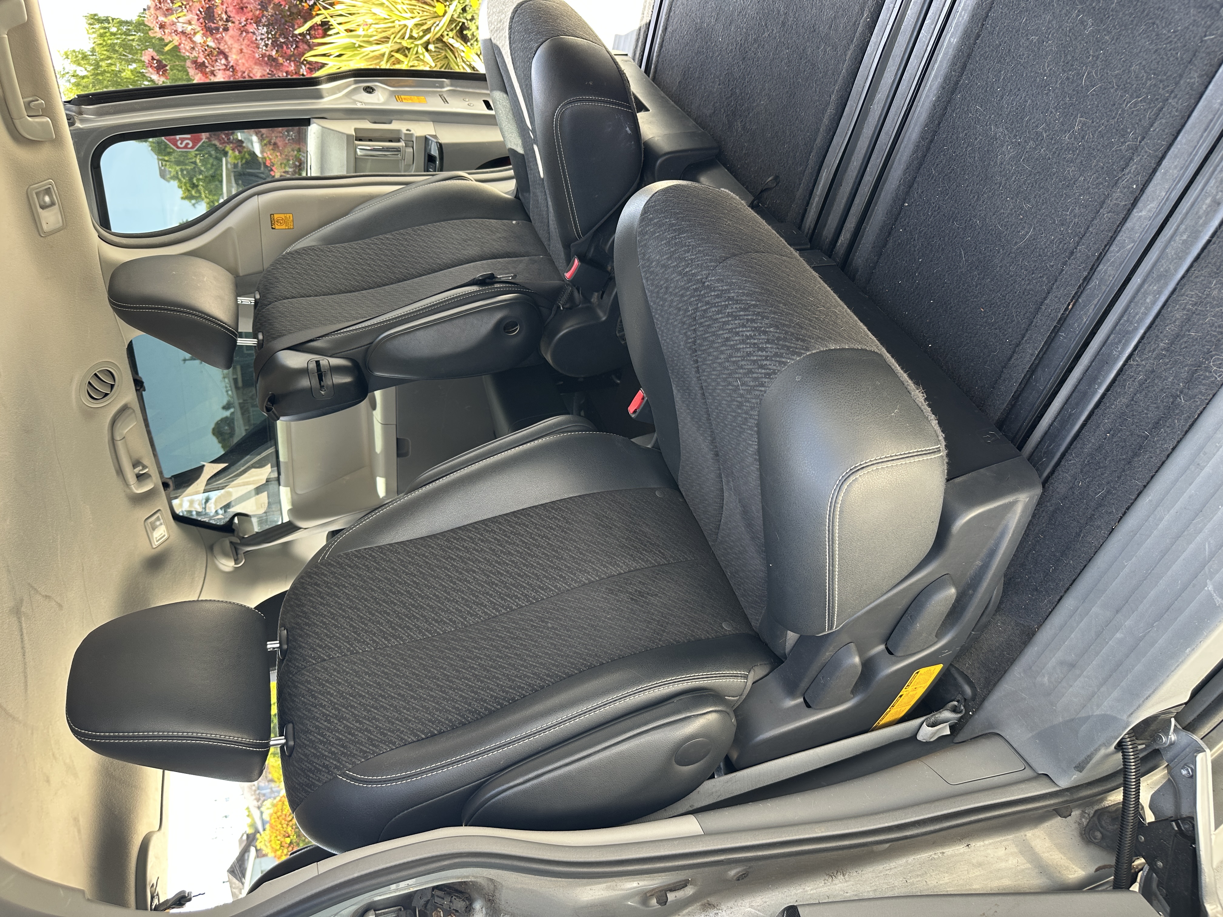 Used 2013 Toyota Sienna SE FWD image 10