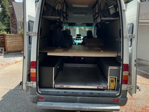 Used 2003 Dodge Sprinter 2500 RWD image 6